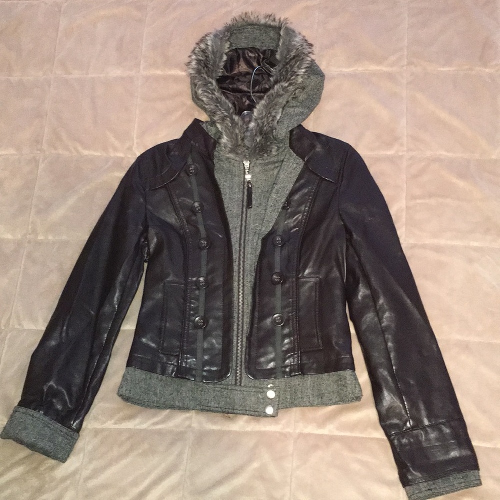 Carmin brown leather jacket with gray cotton.